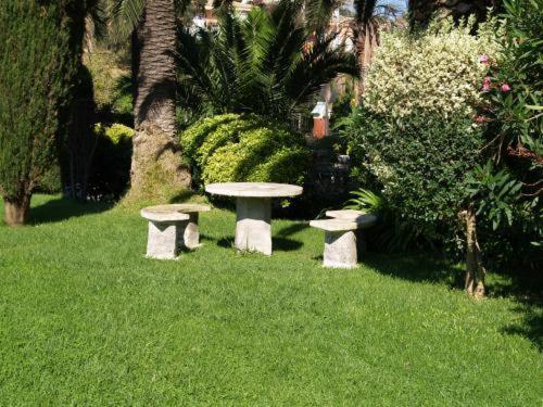 Hotel Hostal Del Sol Sant Feliu de Guixols Bagian luar foto