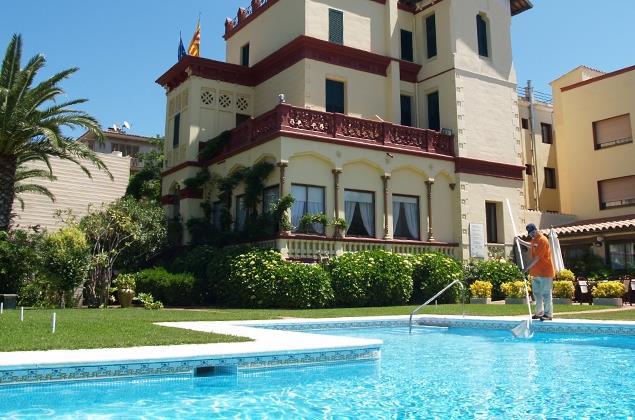 Hotel Hostal Del Sol Sant Feliu de Guixols Bagian luar foto