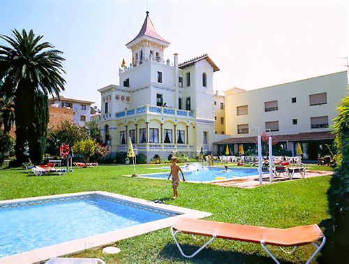 Hotel Hostal Del Sol Sant Feliu de Guixols Bagian luar foto