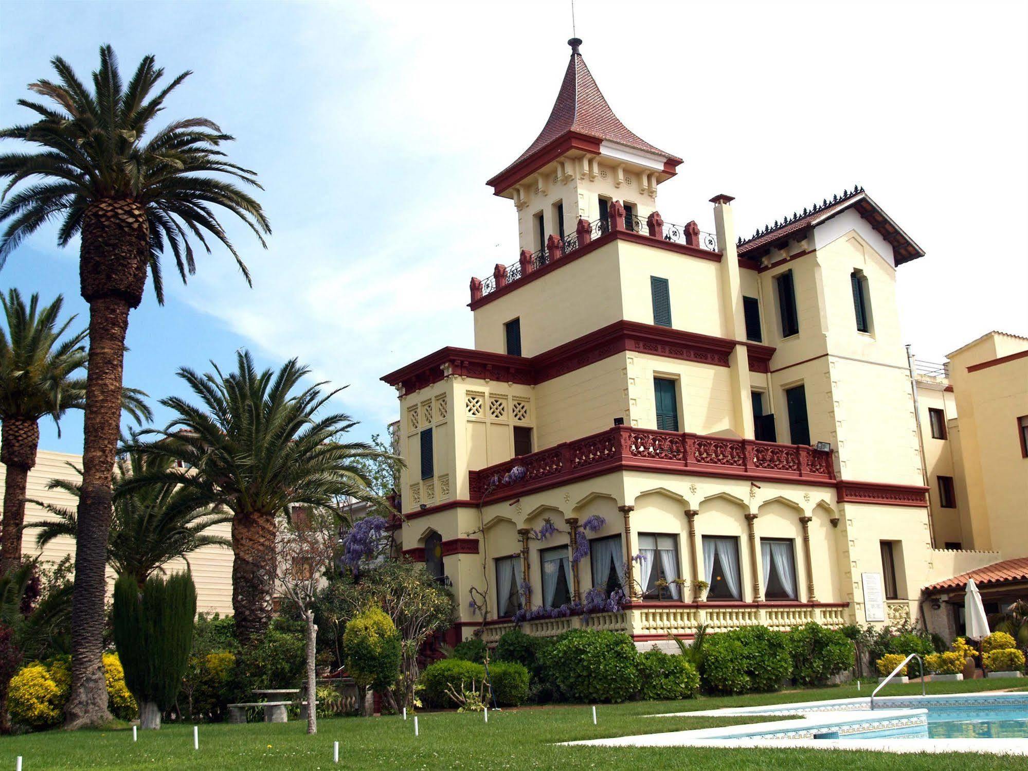 Hotel Hostal Del Sol Sant Feliu de Guixols Bagian luar foto