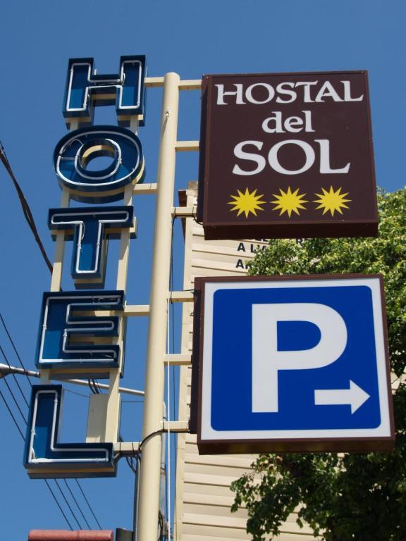 Hotel Hostal Del Sol Sant Feliu de Guixols Bagian luar foto